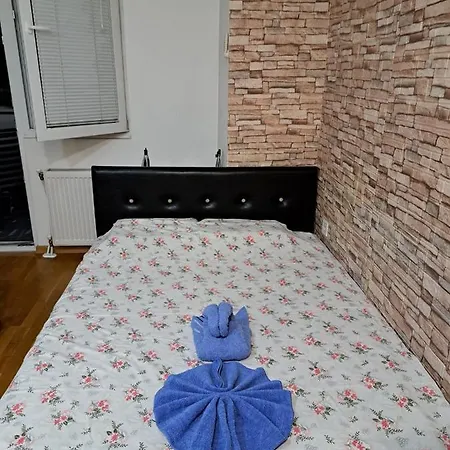 Exceptional Studio In City Center Lägenhet